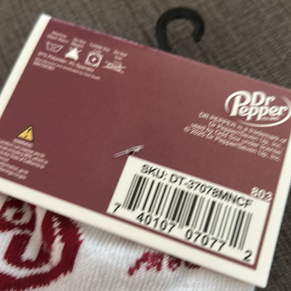 Dr Pepper Crew Socks OS (shoe size 6-12) NEW - Picture 4 of 4